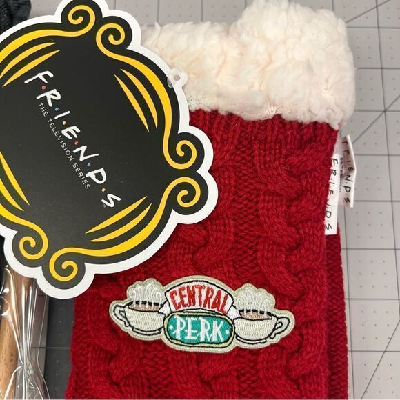 Cutterfly FRIENDS Collectors Bundle Merchandise Gift Box Button Down Shirt, Lrg - Picture 9 of 16